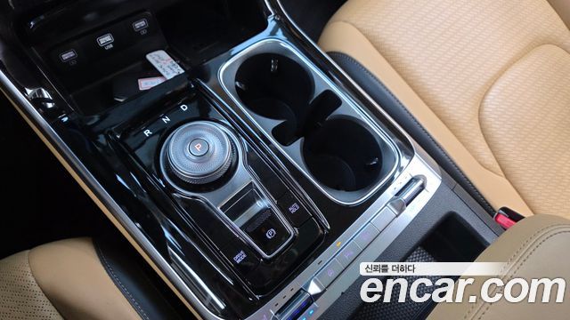 Kia Canival 2023 — photo 9