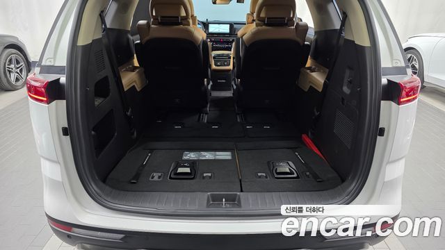 Kia Canival 2023 — photo 20