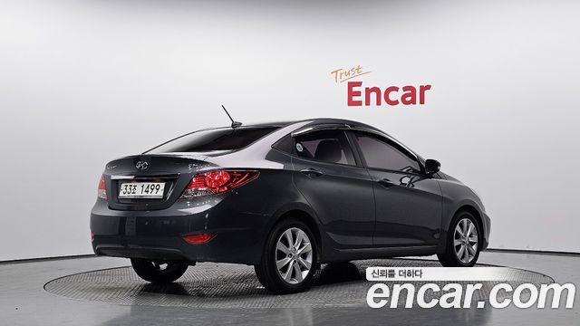 Hyundai Accent 2011 — photo 2