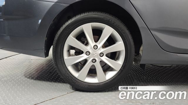 Hyundai Accent 2011 — photo 5
