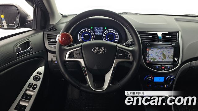 Hyundai Accent 2011 — photo 18