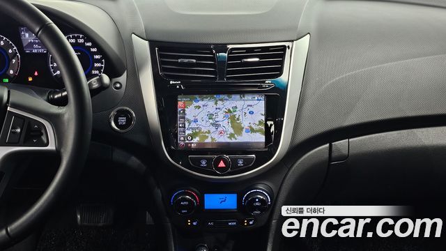 Hyundai Accent 2011 — photo 19