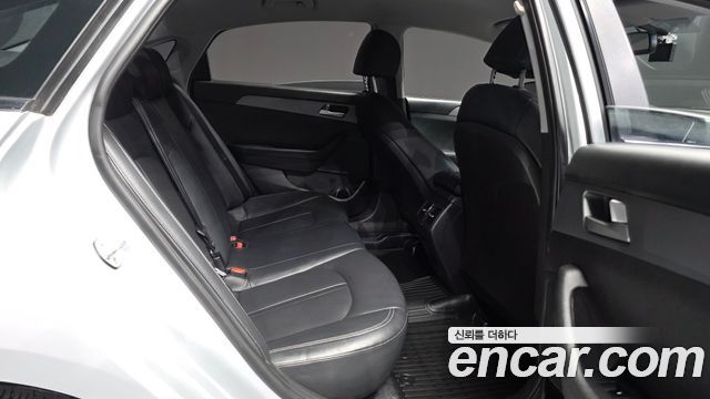 Hyundai Sonata 2018 — photo 12