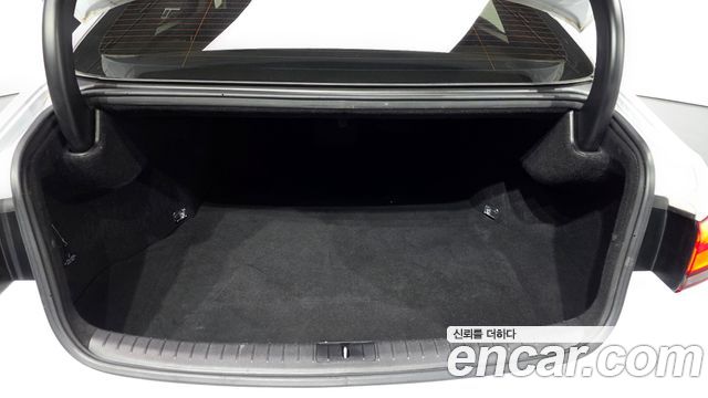 Genesis G80 2018 — photo 20