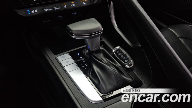 Hyundai AVANTE 2022 — photo 12