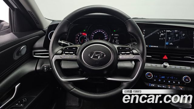 Hyundai AVANTE 2022 — photo 19