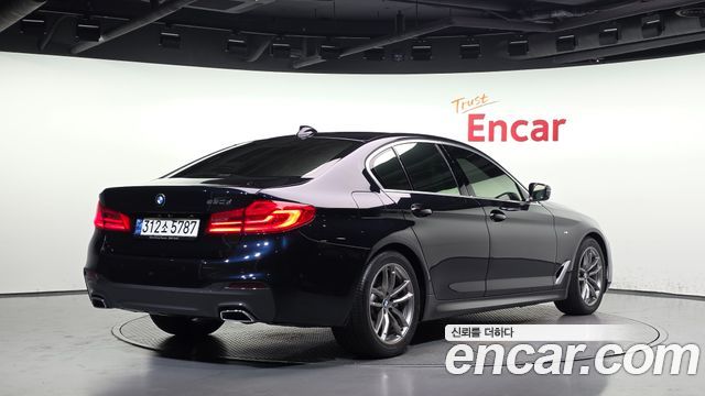 BMW 5-Series 2019 — photo 2