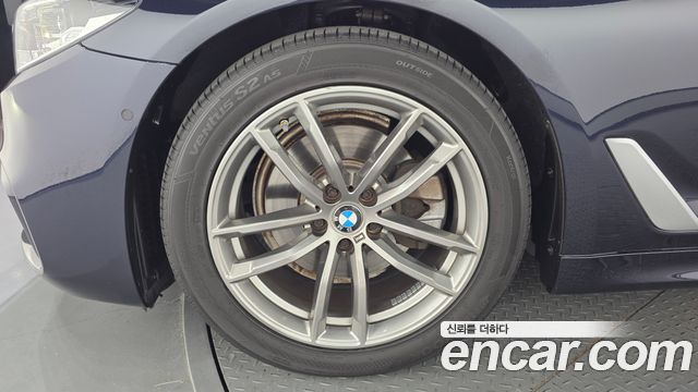 BMW 5-Series 2019 — photo 5
