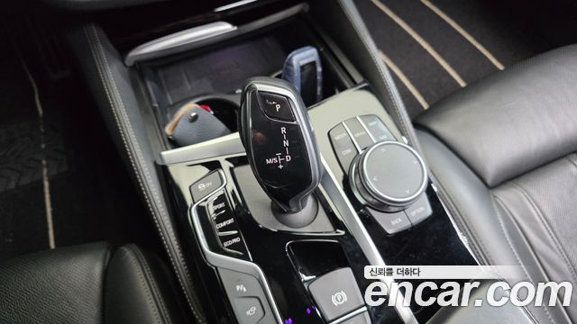 BMW 5-Series 2019 — photo 9