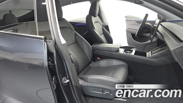 Tesla Model Y 2025 — photo 11