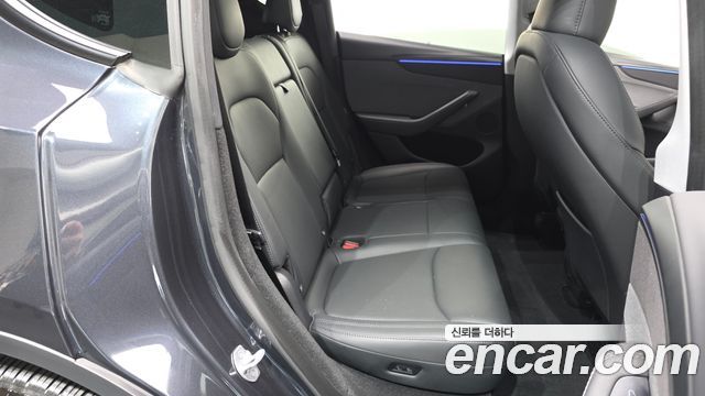 Tesla Model Y 2025 — photo 12
