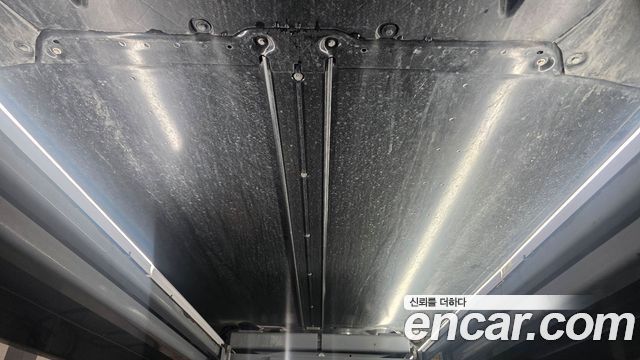 Tesla Model Y 2025 — photo 19