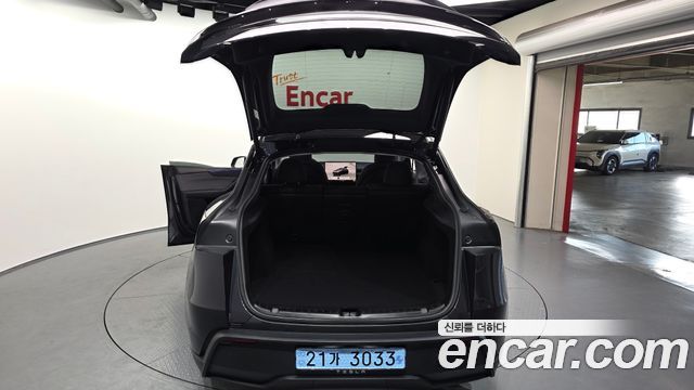 Tesla Model Y 2025 — photo 20