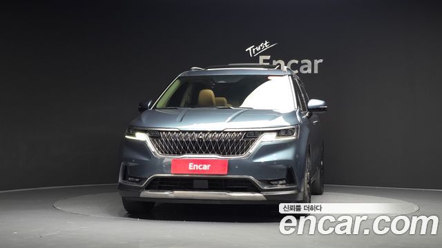 Kia Canival 2023 — photo 3