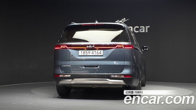 Kia Canival 2023 — photo 4