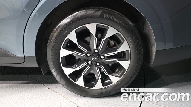 Kia Canival 2023 — photo 5