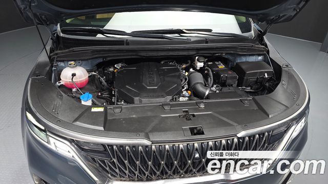 Kia Canival 2023 — photo 6