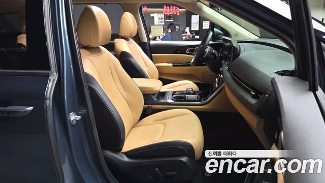 Kia Canival 2023 — photo 17