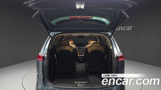Kia Canival 2023 — photo 26