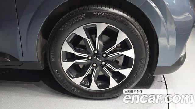 Kia Canival 2023 — photo 7