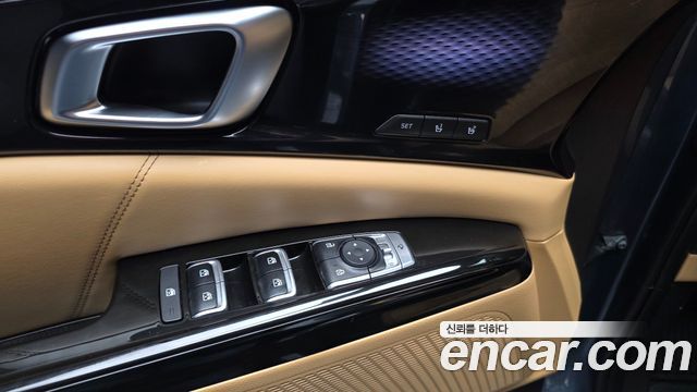 Kia Canival 2023 — photo 33
