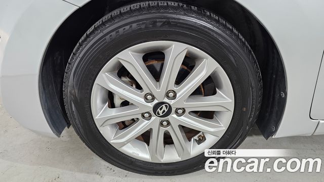 Hyundai AVANTE 2015 — photo 5