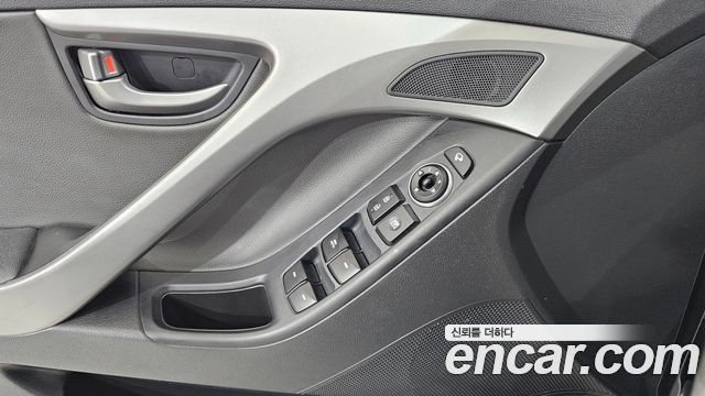 Hyundai AVANTE 2015 — photo 14