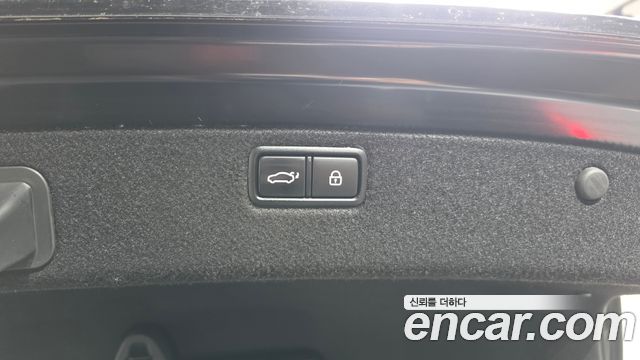 Genesis G80 2019 — photo 17