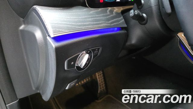 Mercedes-Benz CLS-Class 2021 — photo 25
