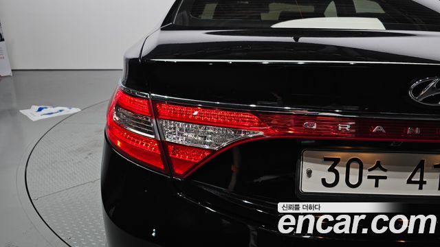 Hyundai Grandeur 2015 — photo 9