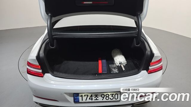 Genesis G80 2022 — photo 23