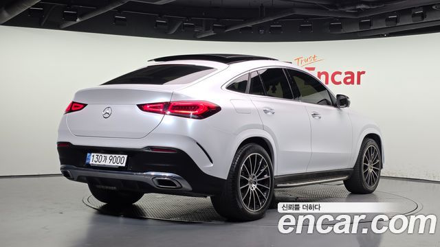 Mercedes-Benz GLE-Class 2022 — photo 2