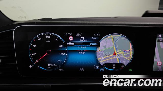 Mercedes-Benz GLE-Class 2022 — photo 8