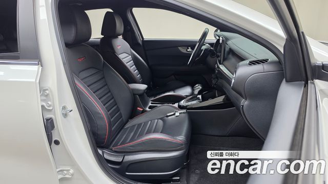 Kia K3 2022 — photo 17