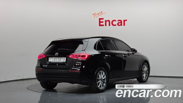 Mercedes-Benz A-Class 2019 — photo 2