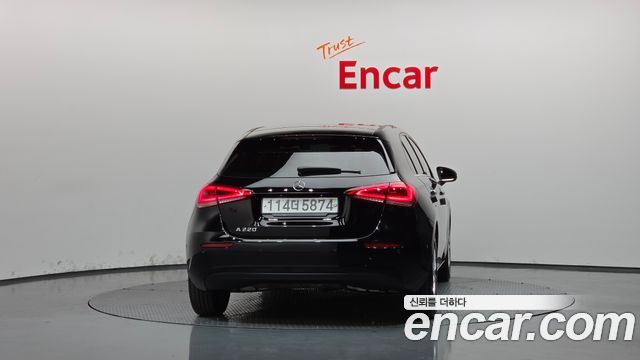 Mercedes-Benz A-Class 2019 — photo 4