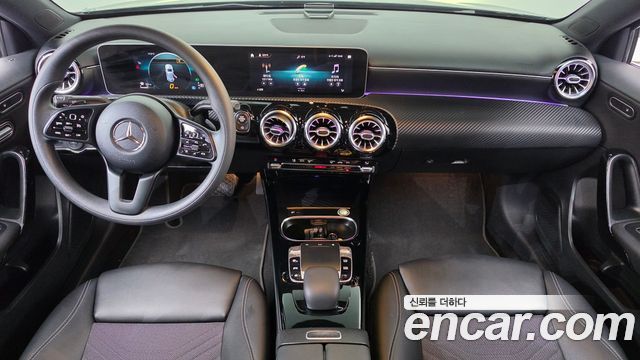 Mercedes-Benz A-Class 2019 — photo 10