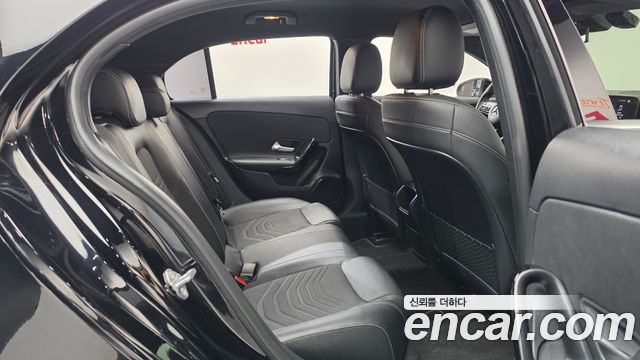 Mercedes-Benz A-Class 2019 — photo 17