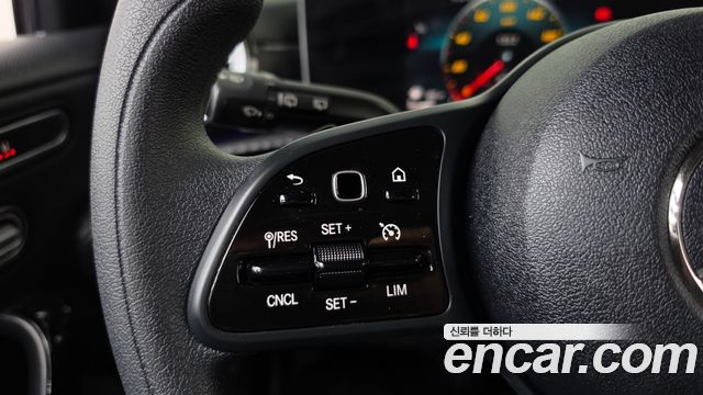 Mercedes-Benz A-Class 2019 — photo 22