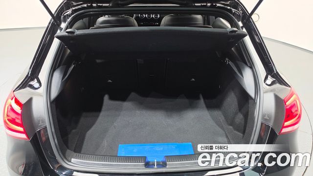 Mercedes-Benz A-Class 2019 — photo 23