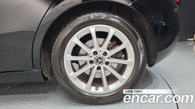 Mercedes-Benz A-Class 2019 — photo 7