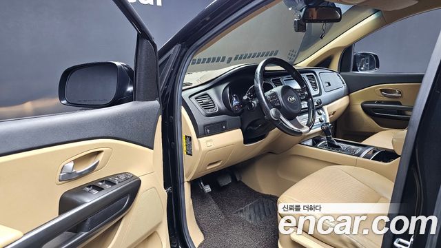 Kia Canival 2016 — photo 10