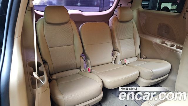 Kia Canival 2016 — photo 13