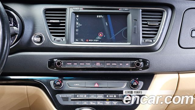 Kia Canival 2016 — photo 15