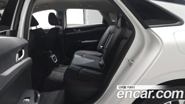Kia K5 2023 — photo 18