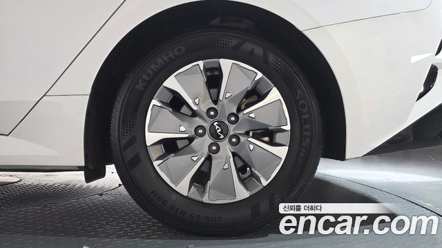 Kia K5 2023 — photo 7