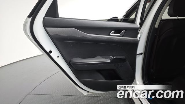 Kia K5 2023 — photo 15