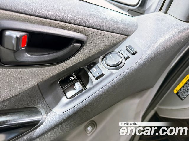 Hyundai Starex 2016 — photo 9