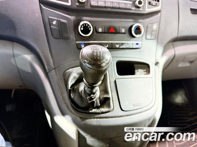 Hyundai Starex 2016 — photo 11