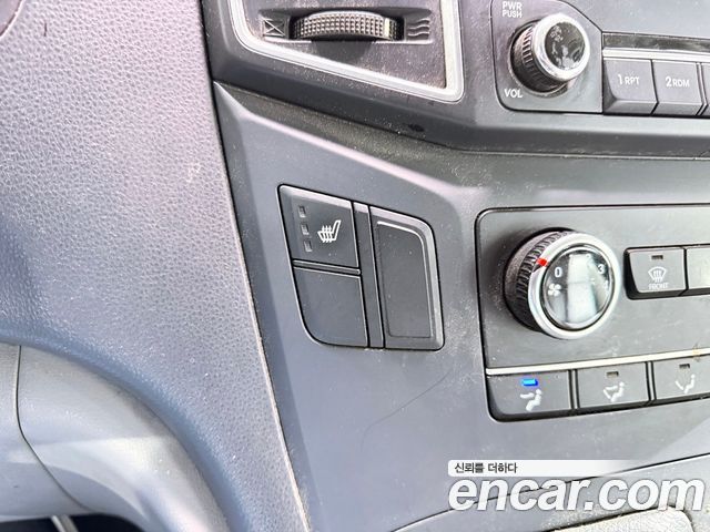 Hyundai Starex 2016 — photo 12